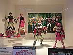 Click image for larger version

Name:	Gaim-Tokyo-Toy-Show-2014-022.jpg
Views:	370
Size:	125.3 KB
ID:	21648